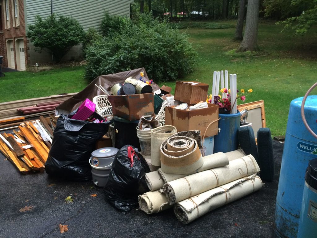 Clear Out Old Inventory Fixtures And Furniture With Reliable Retail Cleanout Services